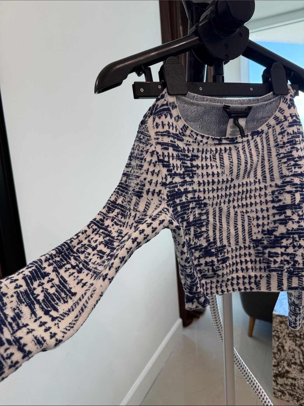 BCBGMaxAzria Navy and White Patterned Long-Sleeve Crop Top
